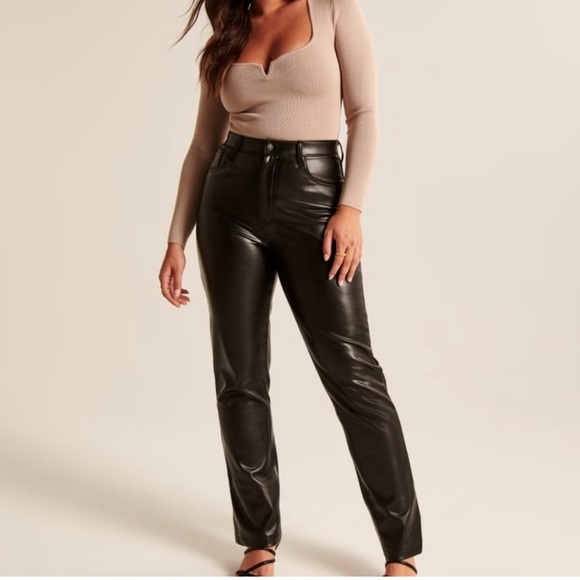 Abercrombie & Fitch The 90s Straight Ultra High Rise Faux Leather Pant Black - Picture 1 of 11